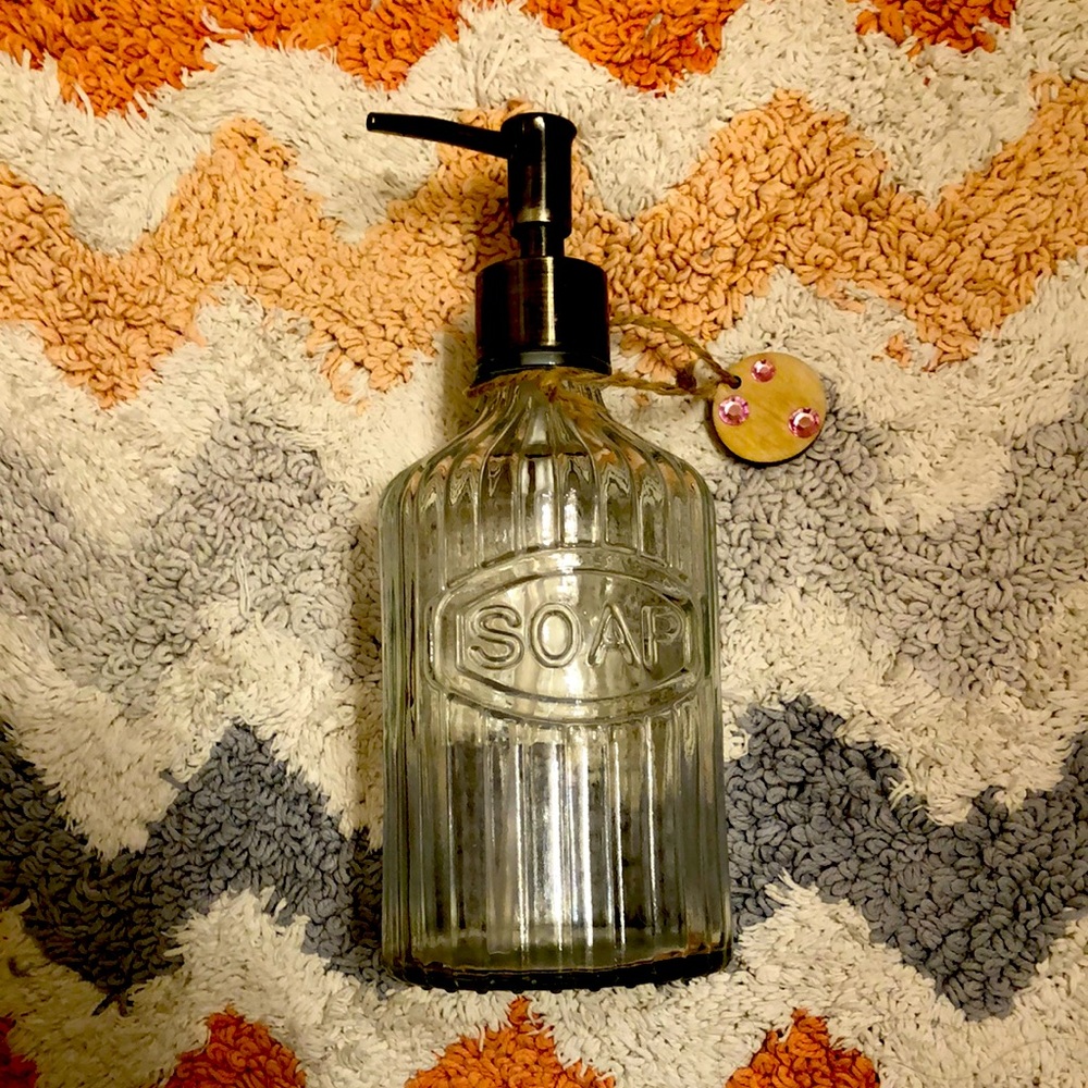 HOST PICK🎊🎊🎊 Soap dispenser bath/sink glass bottle pump EUC